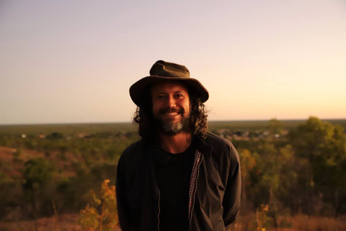 Headshot of Simon Cook