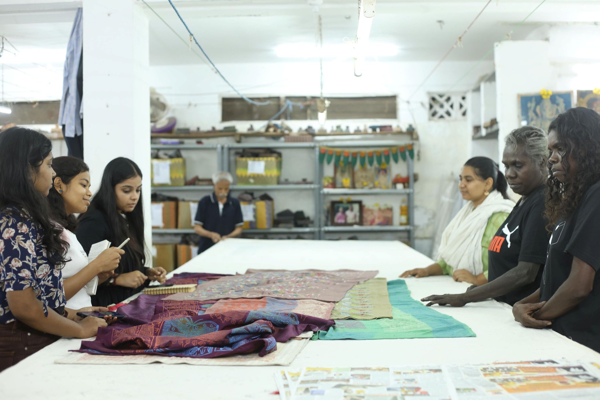  Members of Bábbarra Women’s Centre and Tharangini Studios